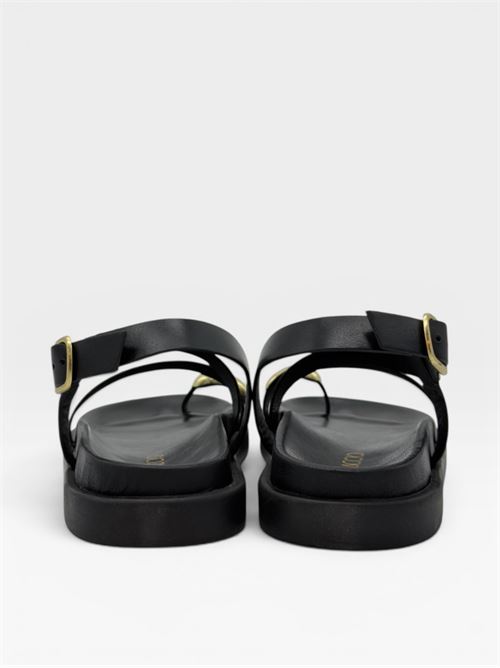 Sandali neri bassi con dettaglio oro da donna IL LACCIO | F8221PELLEBLACK